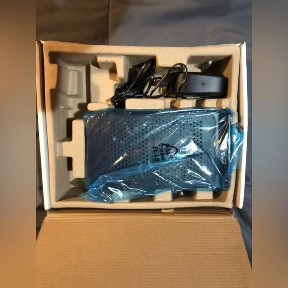 NETGEAR Wi-Fi Cable Modem Router - Picture 5 of 5